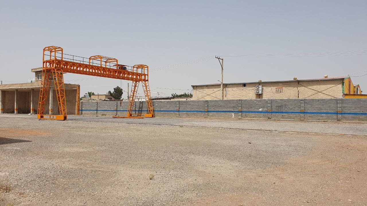محوطه باز انبار